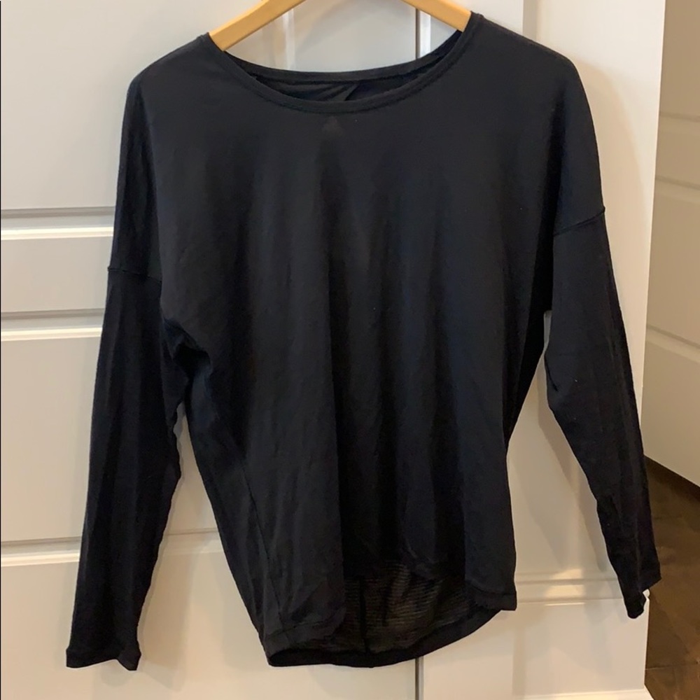 Lululemon black workout top